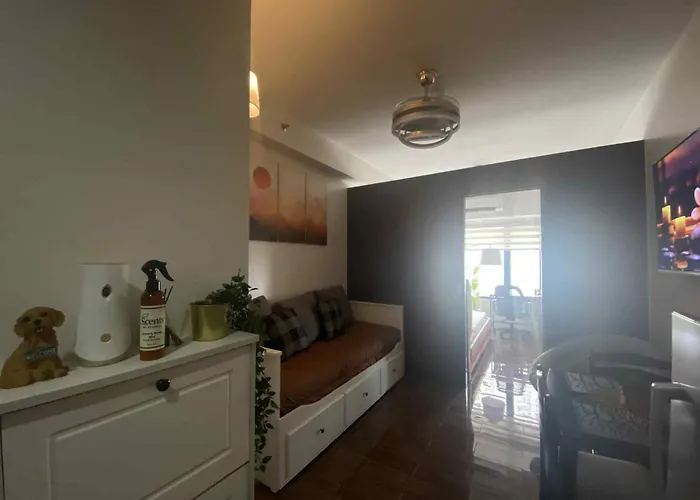 Hotel Solace By Athena At Air Residences Makati *